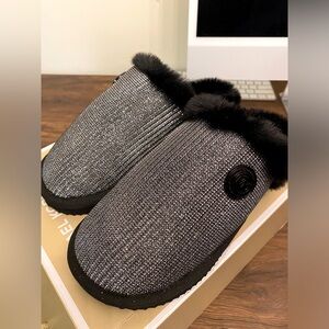Michael Kors slippers
